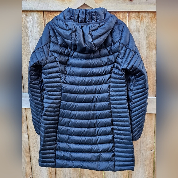 Eddie Bauer, Astoria Hooded Down Parka. Women's L. - Picture 8 of 9